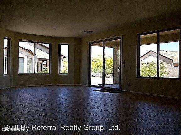4th image of 5439 N Globe Dr