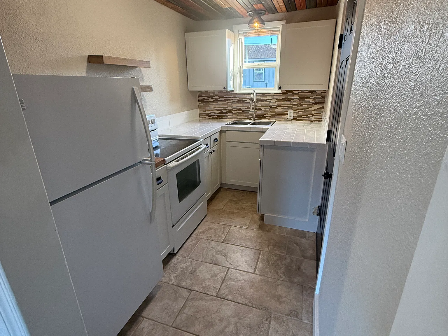 1 bed, 500 sqft, $1,100 — Photo 3