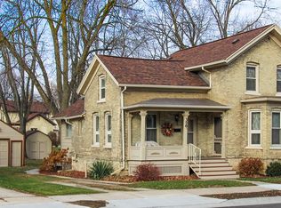 306 S 9th St, Watertown, WI 53094