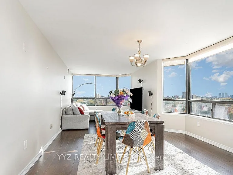 7440 Bathurst St #807 — Photo 10