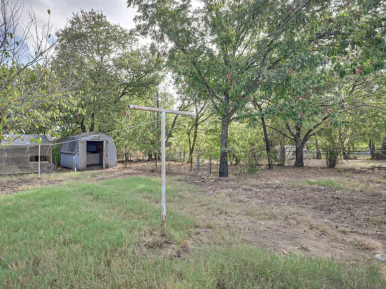 344 NW Renfro St — Photo 18