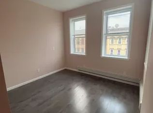 180 Irving Ave #3F, Brooklyn, NY 11237
