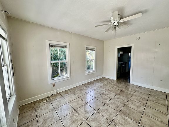 5th image of 806 W Georgia St