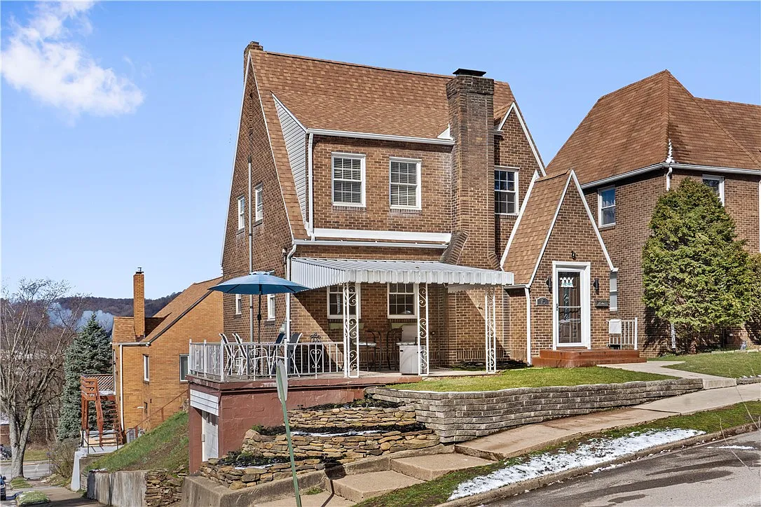 15 Berry St photo 1