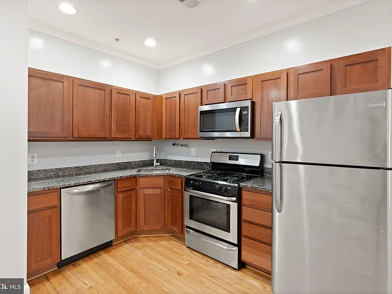 430 Irving St NW #102 — Photo 10