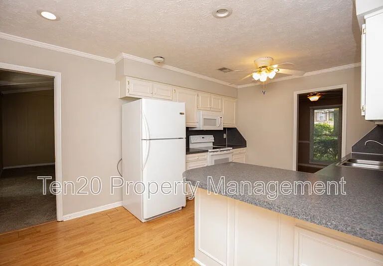 1430 Lokey Dr — Photo 9