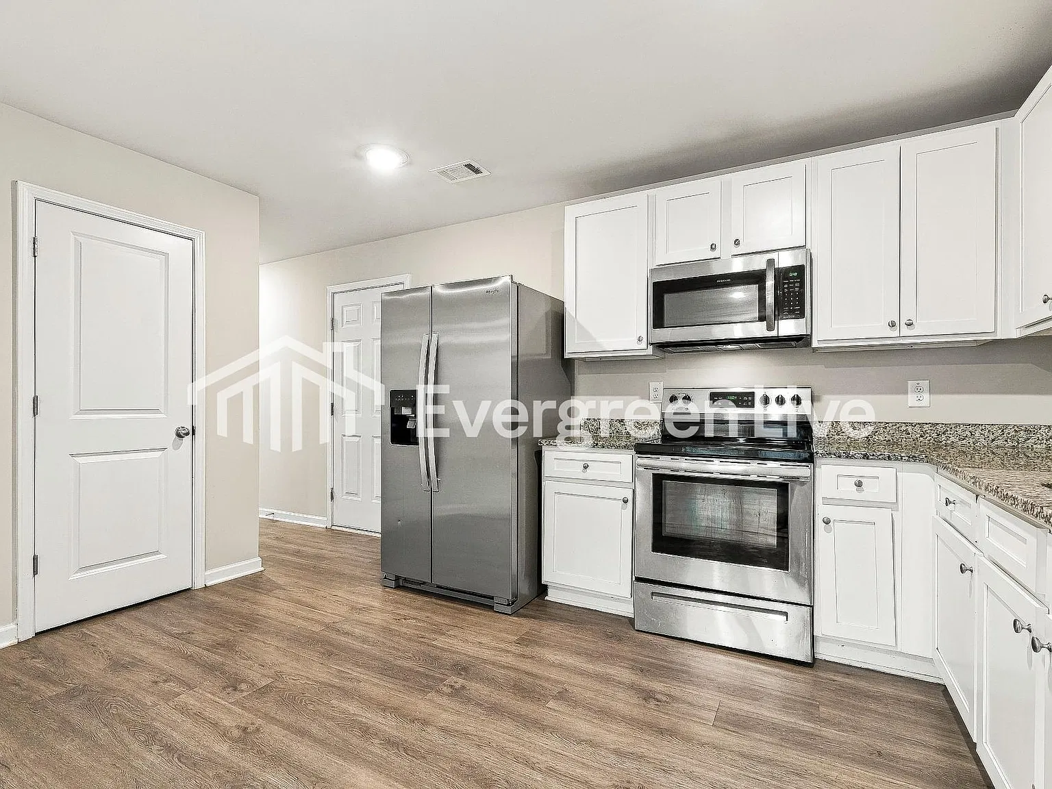4 bed, 2.5 bath, 1801 sqft, $1,845 — Photo 3