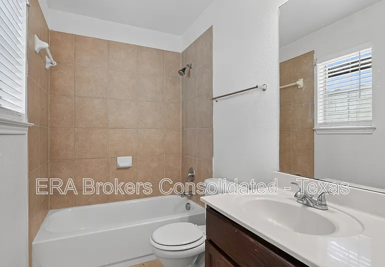 7703 Brisbane Bnd — Photo 18