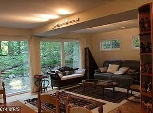 3305 Parkside Ter, Fairfax, VA 22031