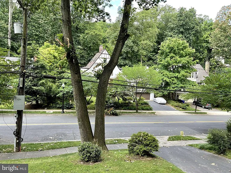 2305 N Vermont St — Photo 5