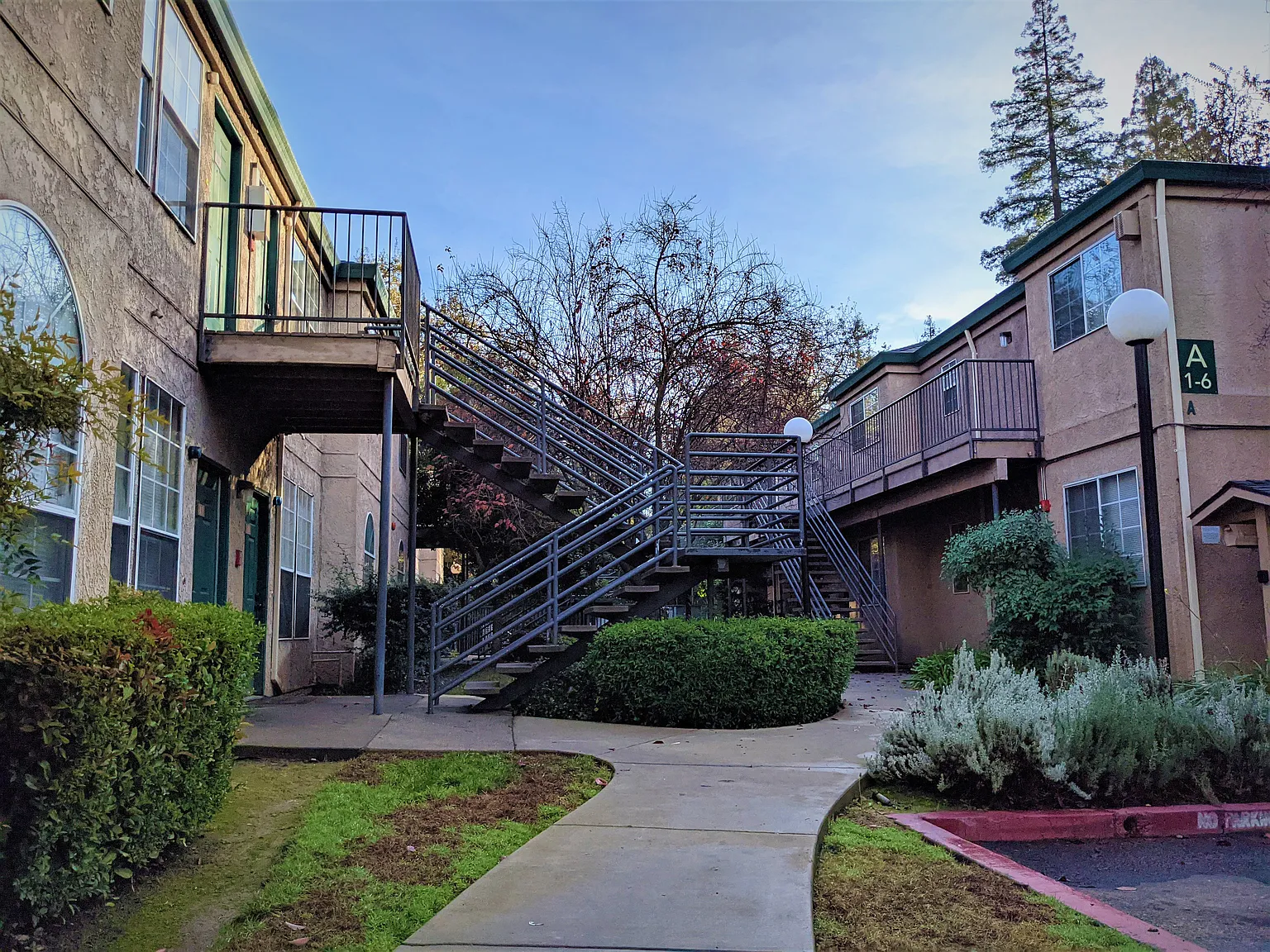 Ten Forty Apartments — Photo 1
