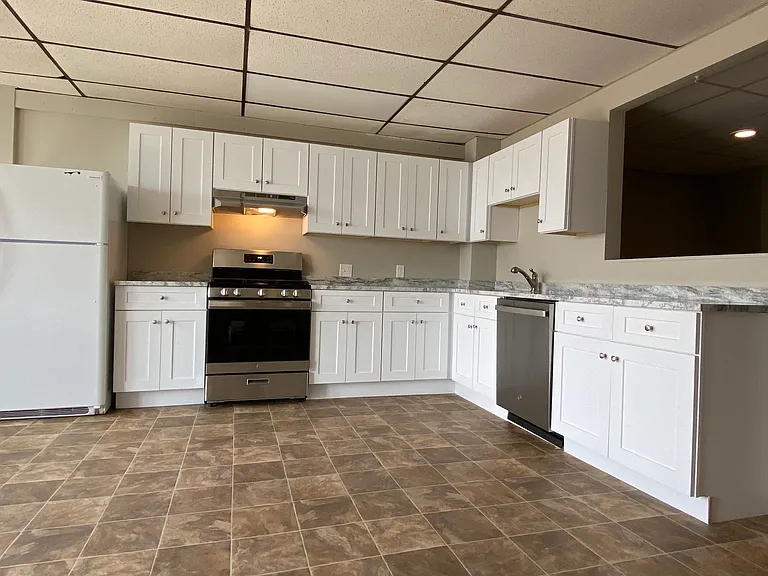 505 Shirley St #R — Photo 1