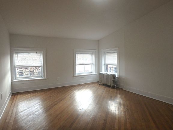 3rd image of 73 Cambridge Pl #3
