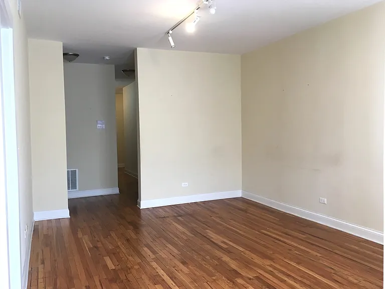 5003 N Sawyer Ave #3 — Photo 3