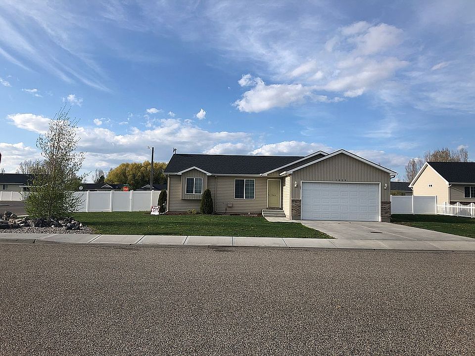 1st image of 1039 S Midway Ave