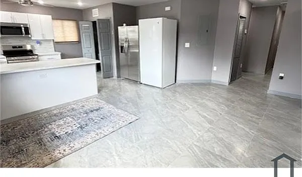 2057 Washington Ave #2 — Photo 22
