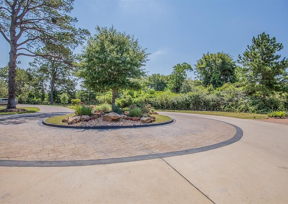 Proudly positioned on the cusp of the cul-de-sac you'll find 30 Indigo Illusion Circle... construction must begin by Jan 9, 2020.