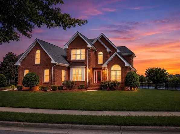 1176 Knights Bridge Ln, Virginia Beach, VA 23455