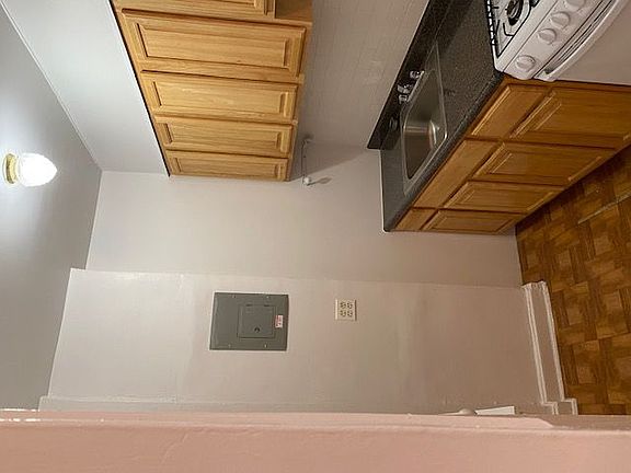 3rd image of 75 Pierrepont St #5C