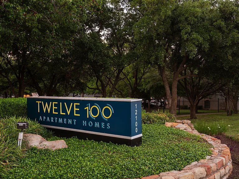 12100 Metric Blvd — Photo 23