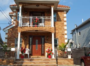 9013 215th St, Queens Village, NY 11428