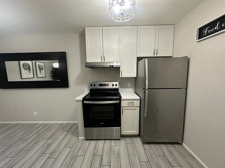 5525 E Thomas Rd #R8 — Photo 5