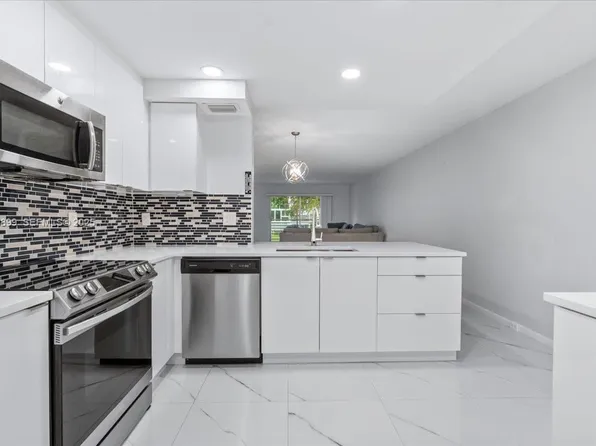 2303 Lucaya Ln APT E2, Coconut Creek, FL 33066