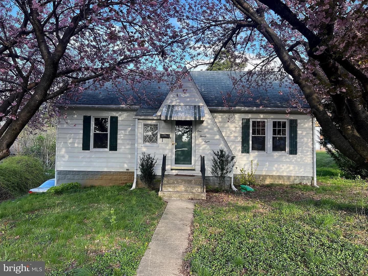 128 Frick Ave photo 1