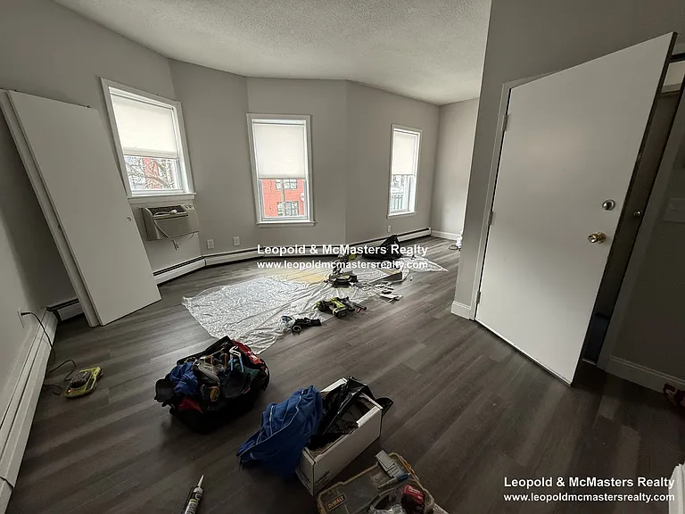 South Huntington Apartments — Photo 2