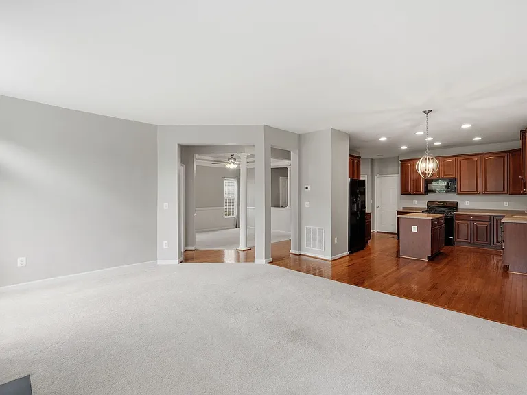 6008 Preswell Ct — Photo 6