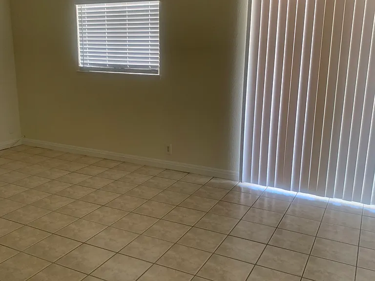 6136 Oakhaven Ln — Photo 4