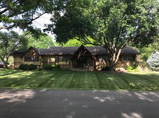 520 S Hidden Valley Rd, Wichita, KS 67209