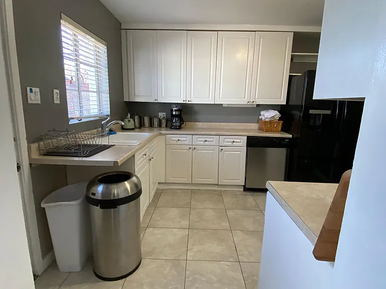 990 Ursula St — Photo 4