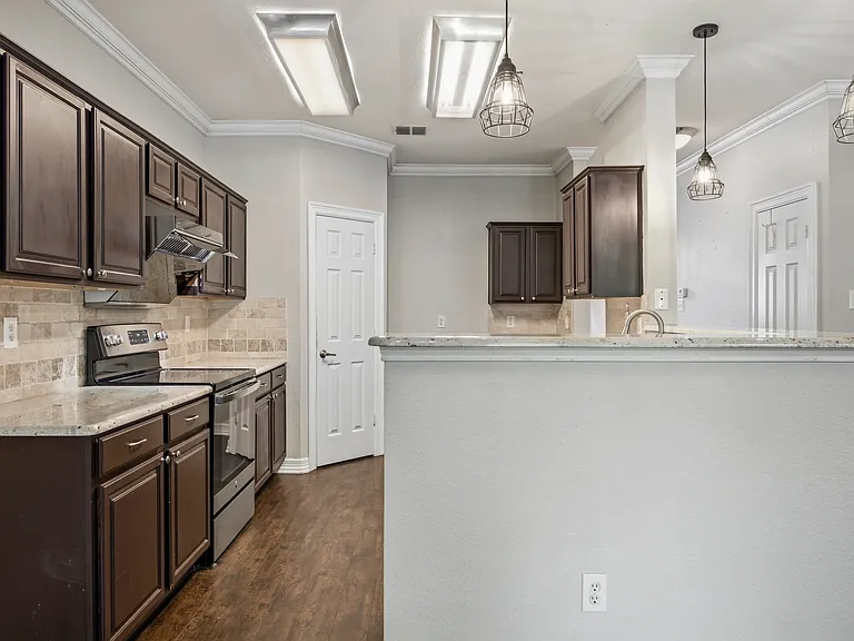 2305 Orchid Dr — Photo 4