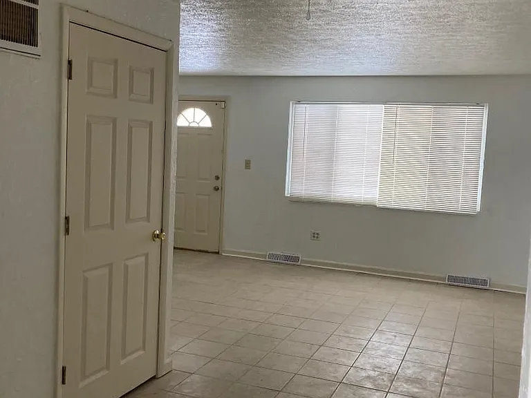4871 Banbury Ct #15 — Photo 10