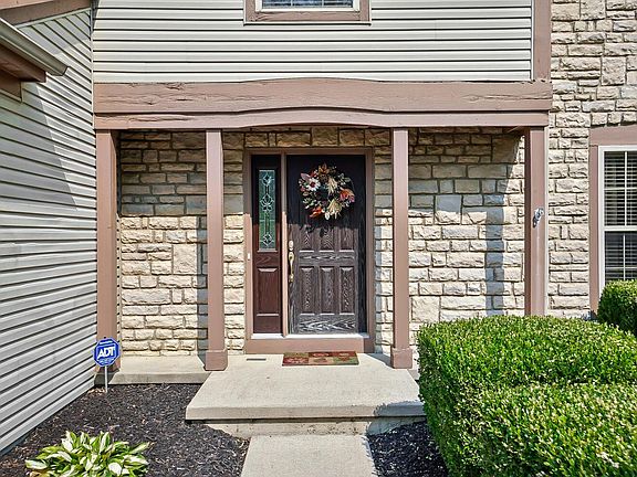 3rd image of 4568 Clayburn Dr W