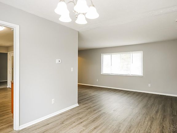 2nd image of 767 Cedarhill Dr