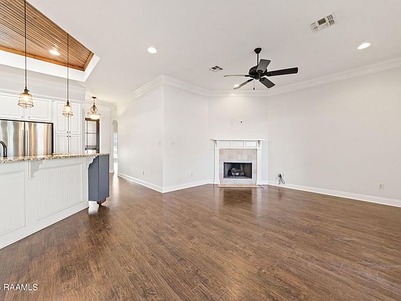 4th image of 102 Crenshaw Dr