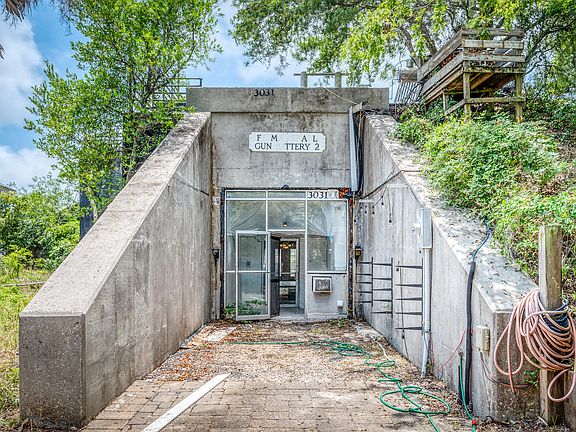 5th image of 3030 Brownell Ave