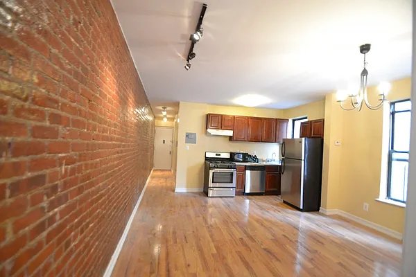 Rented by Bohemia Realty Group | media 18