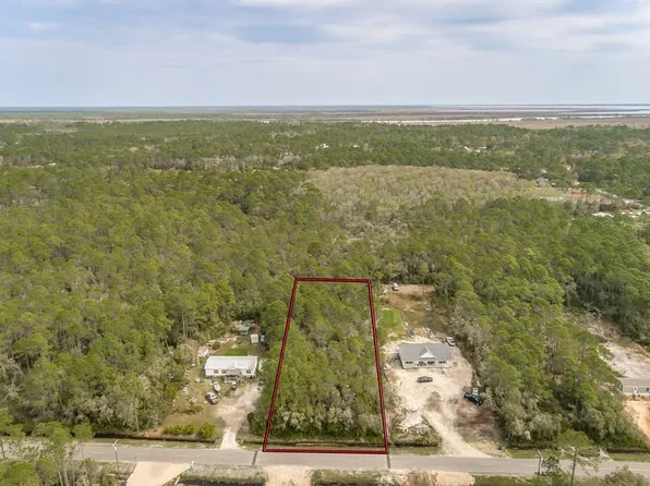 1613 Peachtree Rd, Apalachicola, FL 32320