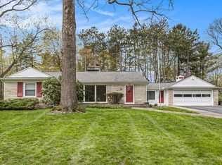 2202 Rambling Rd, Kalamazoo, MI 49008