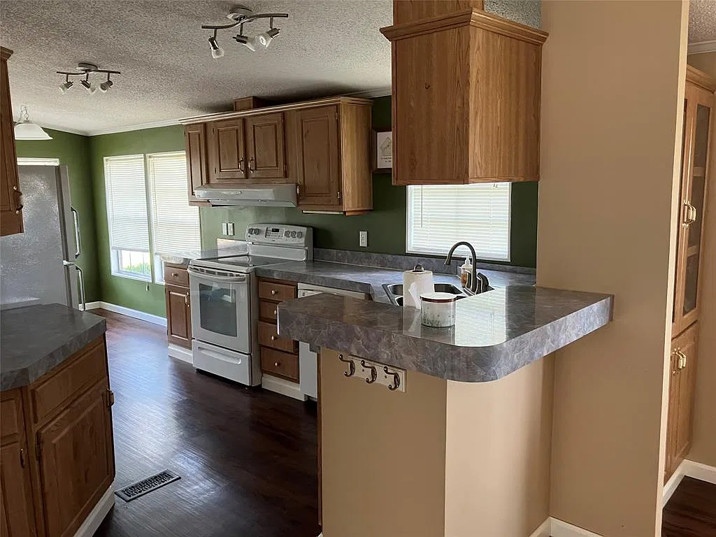 3 bed, 1766 sqft, $1,850 — Photo 3