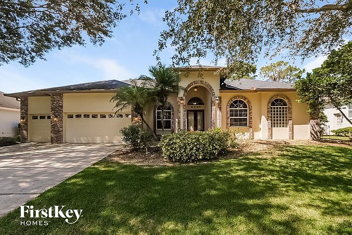 1st image of 2609 Clubhouse Dr