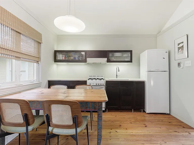 101 W 33rd St #B — Photo 4