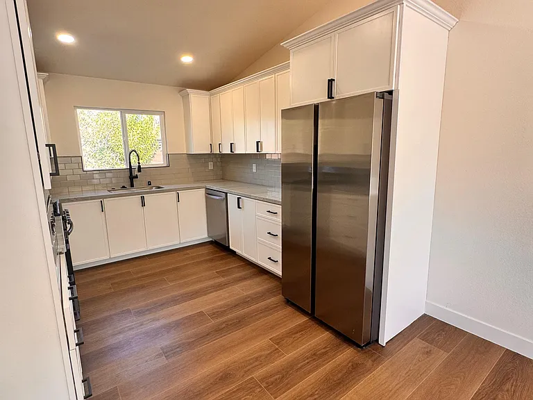 1321 Nadine Way — Photo 8