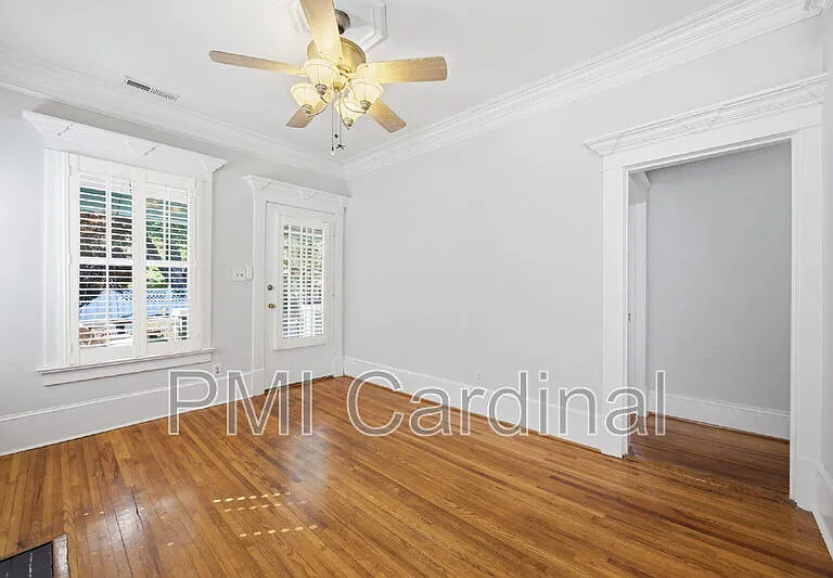 523 N Pine St — Photo 9
