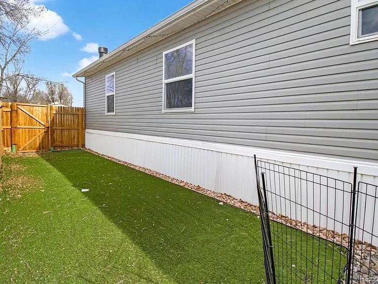 811 Plum Ave — Photo 22