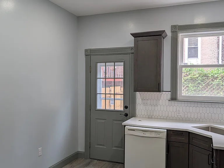 5334 Dresden Way — Photo 3