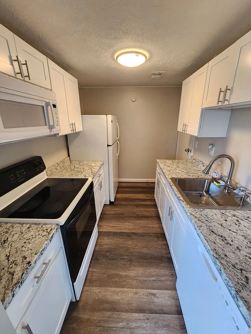 3 Bedroom, 1 Bath End of Group Townhome in Elkton, MD! — Photo 4